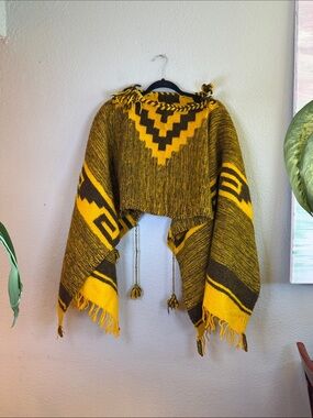 Vintage Handknit Yellow Brown Hippie Tribal Bohemian Wool Poncho